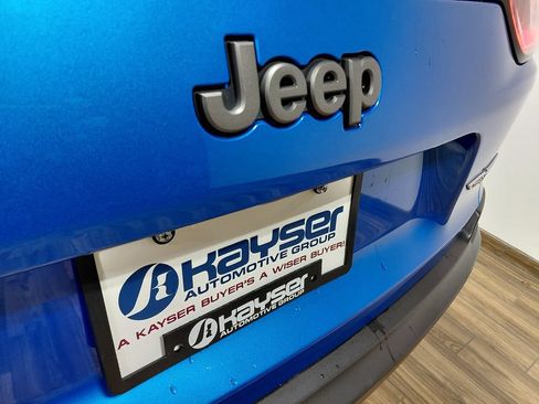Used 2022 Jeep Cherokee Trailhawk w/ Sound & Nav Group AWD/4WD image 24
