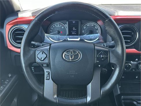 Used 2016 Toyota Tacoma TRD Off-Road w/ Towing Package AWD/4WD image 19