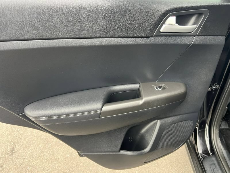 Used 2020 Kia Sportage LX AWD/4WD image 19
