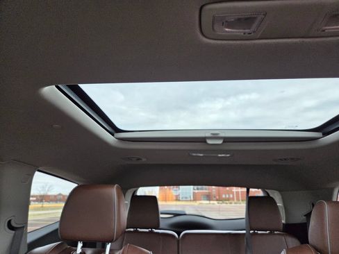 Used 2021 Buick Enclave Avenir w/ Avenir Technology Package AWD/4WD image 45