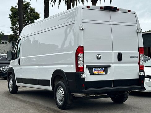 Used 2025 RAM ProMaster 2500 w/ Convenience Group FWD image 6