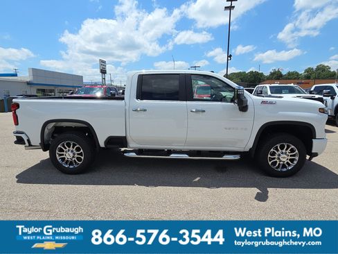 New 2026 Chevrolet Silverado 2500 LT w/ Z71 Chrome Sport Edition AWD/4WD image 10