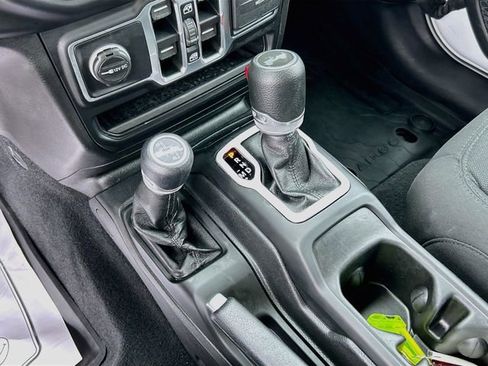 Used 2021 Jeep Wrangler Unlimited Sport AWD/4WD image 12