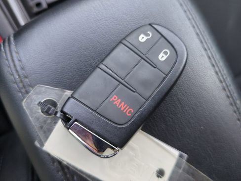 Used 2022 Jeep Compass Latitude FWD image 26