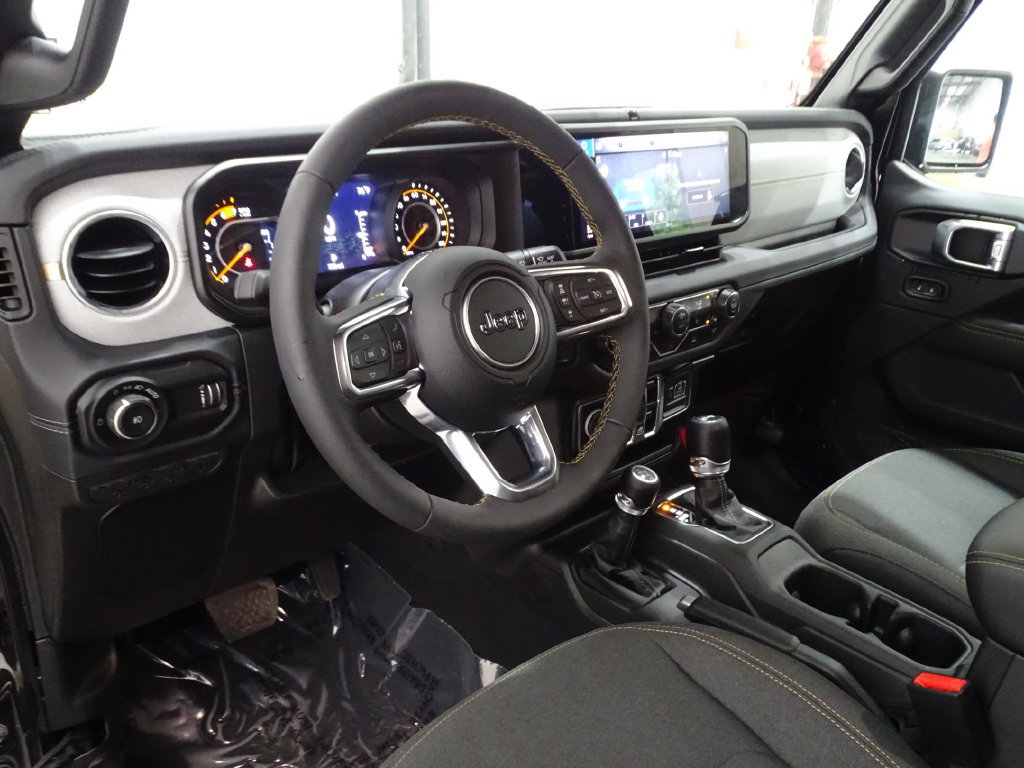 Used 2024 Jeep Wrangler Unlimited Sahara AWD/4WD image 20