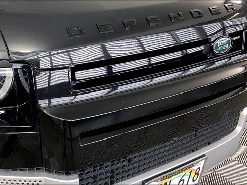 Used 2022 Land Rover Defender 110 SE image 30