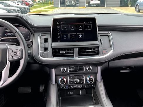 Used 2024 GMC Yukon SLT AWD/4WD image 9