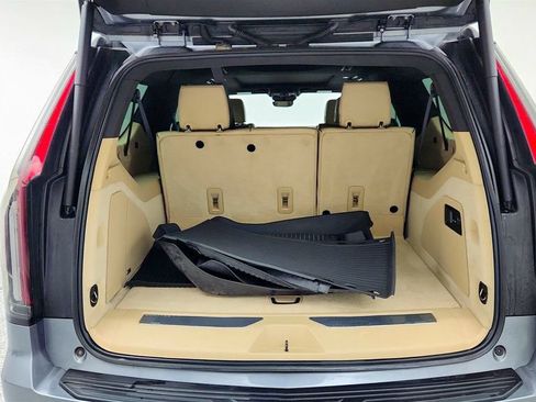 Used 2021 Cadillac Escalade ESV Premium Luxury image 24