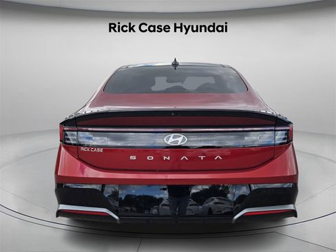 Certified 2024 Hyundai Sonata SEL w/ Convenience Package image 6
