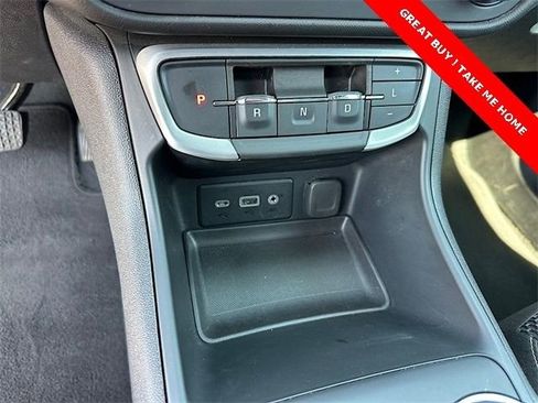 Used 2024 GMC Terrain SLE FWD image 24