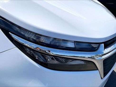 Used 2024 Chevrolet Equinox LS FWD image 32