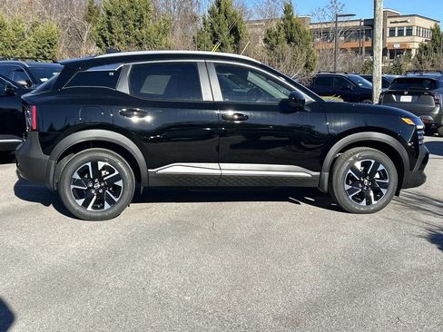 New 2026 Nissan Kicks SV w/ SV Premium Package AWD/4WD image 8