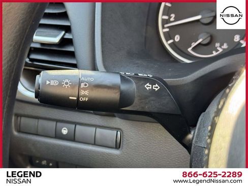 Used 2022 Nissan Rogue SV image 21