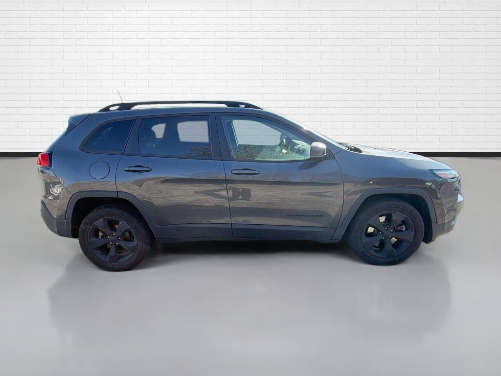 Used 2017 Jeep Cherokee Limited w/ Trailer Tow Group FWD image 9
