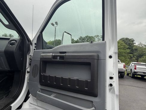 Used 2017 Ford F650 2WD SuperCab Super Duty image 44