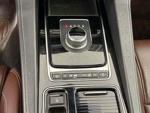 Used 2018 Jaguar F-PACE S image 16