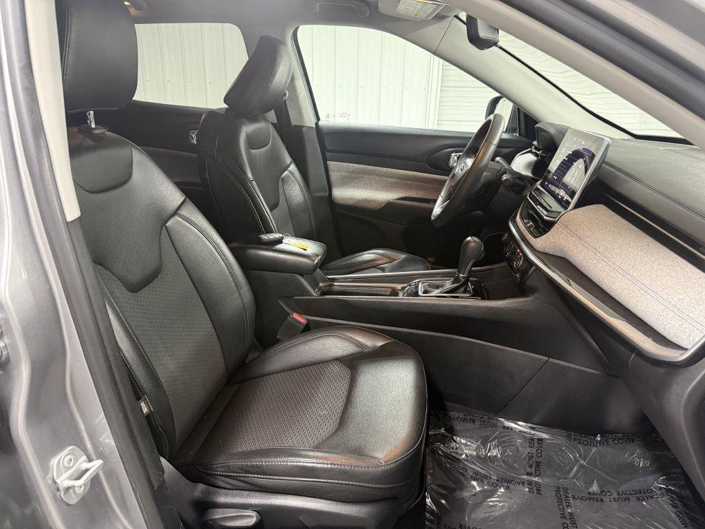 Used 2022 Jeep Compass Latitude FWD image 28