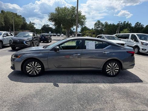 Used 2024 Nissan Altima 2.5 SV FWD image 4