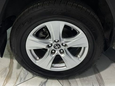 Used 2019 Toyota RAV4 XLE w/ Convenience Package image 32