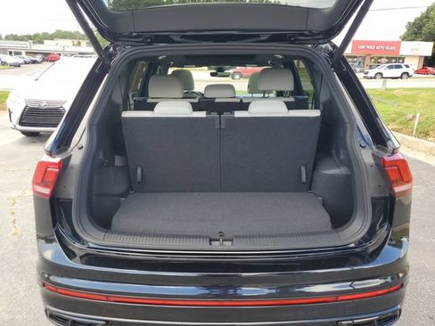 Used 2024 Volkswagen Tiguan SE R-Line FWD image 14