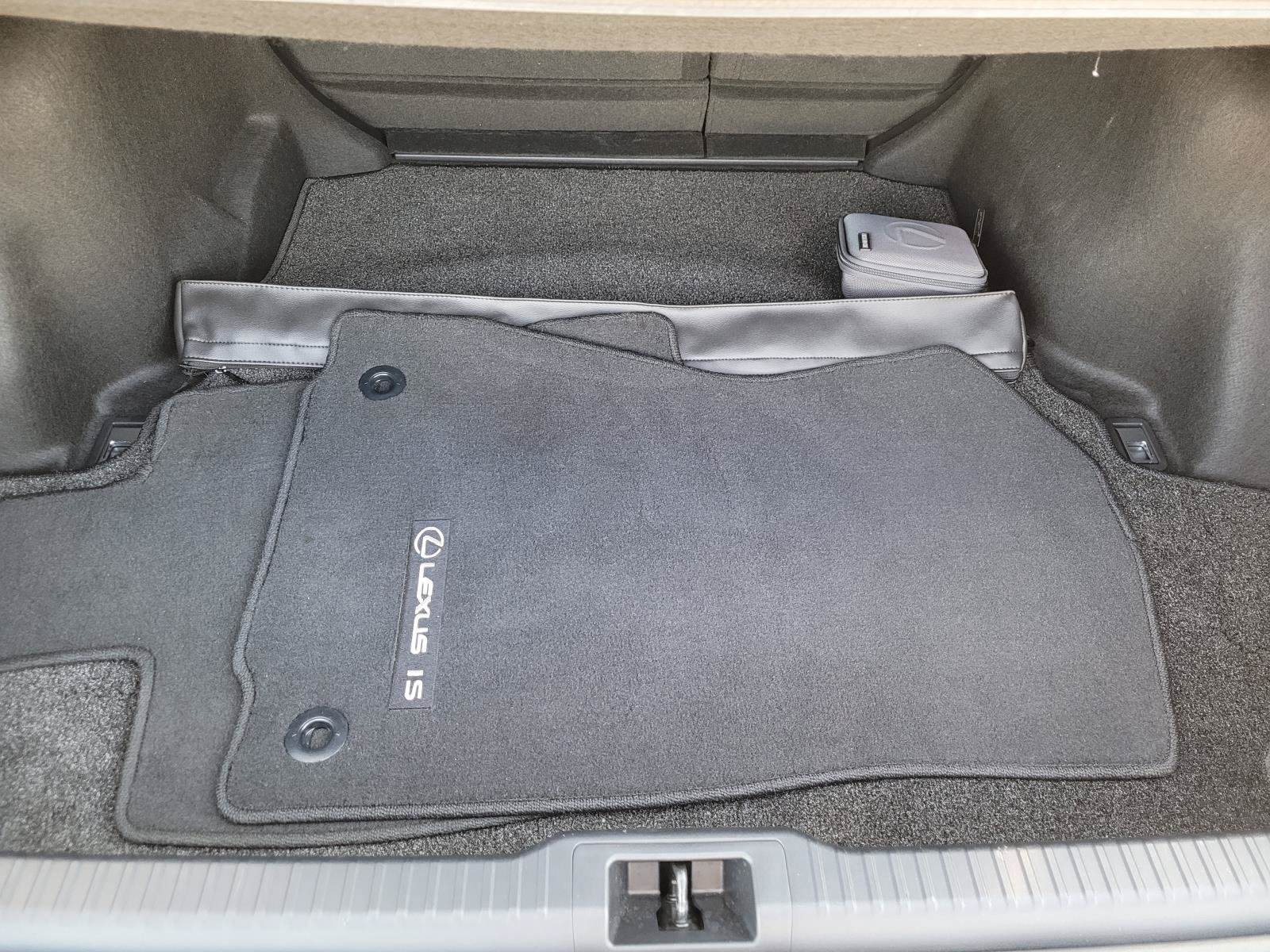 Used 2024 Lexus IS 300 w/ Comfort Package RWD image 19