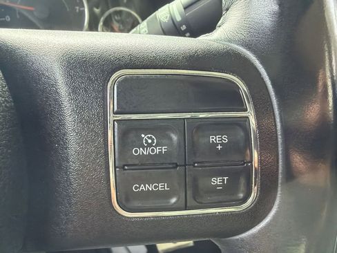 Used 2015 Jeep Wrangler Unlimited Rubicon w/ Connectivity Group AWD/4WD image 15