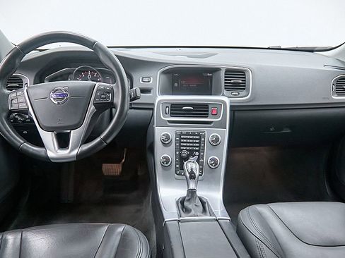 Used 2017 Volvo S60 T5 Inscription Platinum w/ Climate Package image 27