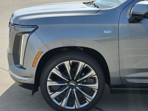New 2026 Cadillac Escalade Luxury w/ Touring Package AWD/4WD image 6