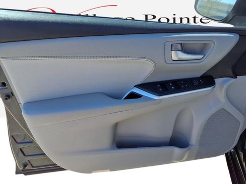 Used 2015 Toyota Camry XLE image 12
