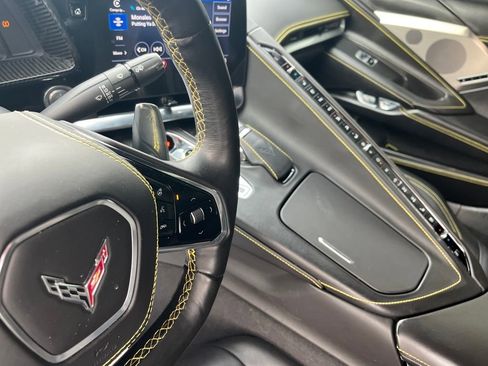 Used 2021 Chevrolet Corvette Stingray Premium Conv w/ Z51 Performance Package image 12