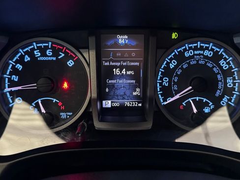 Used 2020 Toyota Tacoma TRD Off-Road w/ Technology Package AWD/4WD image 29