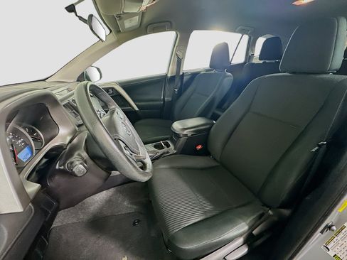 Used 2016 Toyota RAV4 LE FWD image 13