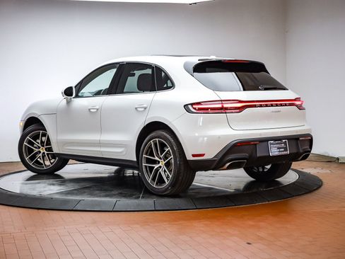 Certified 2026 Porsche Macan image 3