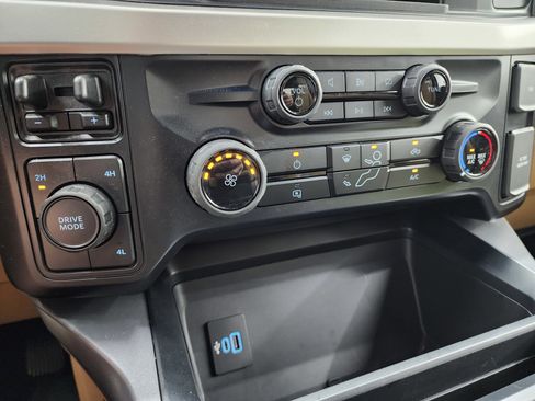 Used 2024 Ford F250 XLT image 14