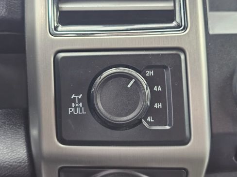Used 2018 Ford F150 Platinum w/ Technology Package AWD/4WD image 30