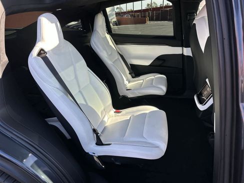 Used 2023 Tesla Model X Plaid image 13