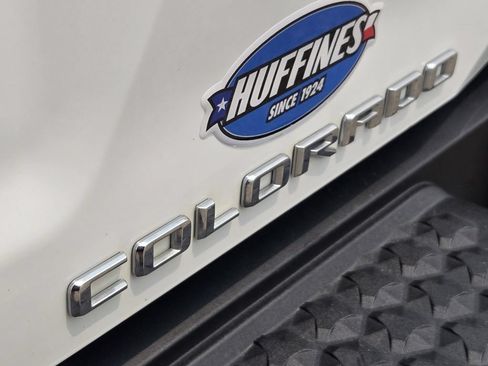 Used 2024 Chevrolet Colorado Z71 w/ Advanced Trailering Package AWD/4WD image 10