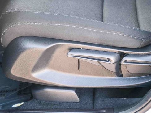 Used 2025 Honda CR-V LX image 23