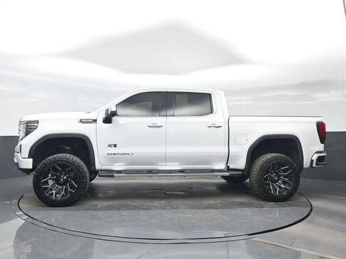 Used 2022 GMC Sierra 1500 Denali AWD/4WD image 3