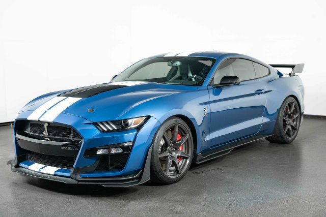 Used 2020 Ford Mustang Shelby GT500 w/ Carbon Fiber Track Pack RWD image 4