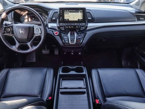 Used 2023 Honda Odyssey Touring image 11