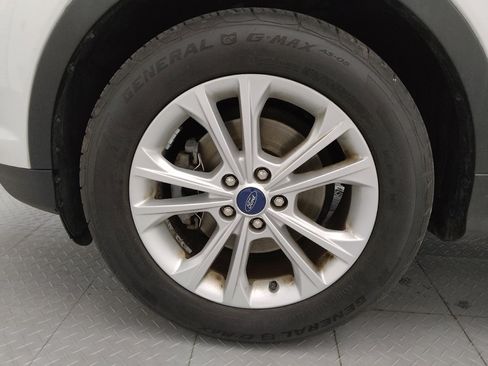 Used 2018 Ford Escape SE w/ Ford Safe & Smart Package FWD image 31