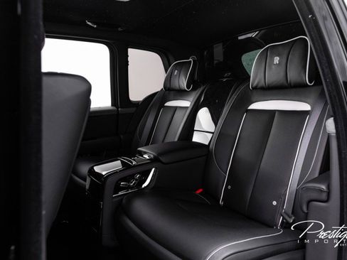 Used 2025 Rolls-Royce Cullinan image 48