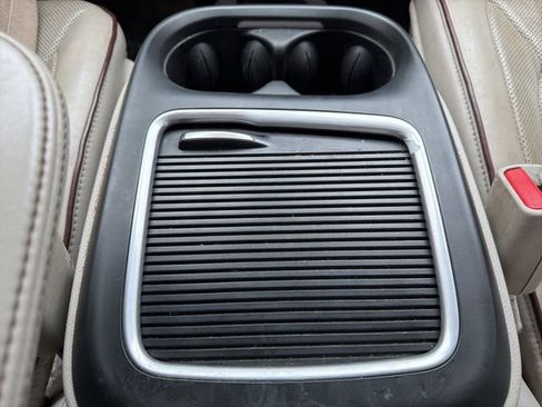 Used 2017 Chrysler Pacifica Limited image 44