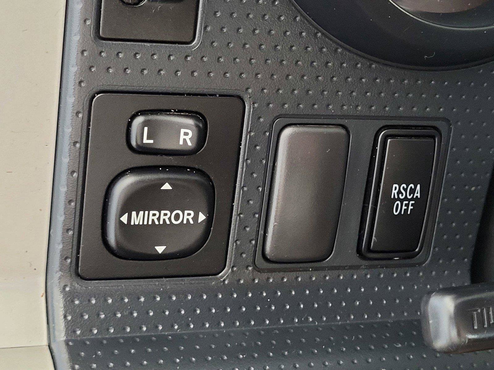 Used 2012 Toyota FJ Cruiser 4WD w/ Upgrade Pkg image 18