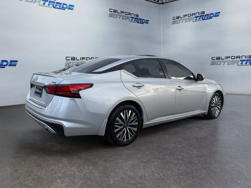 Used 2023 Nissan Altima 2.5 SV w/ SV Premium Package image 5