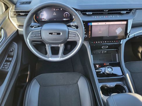 New 2026 Jeep Grand Cherokee Altitude AWD/4WD image 24