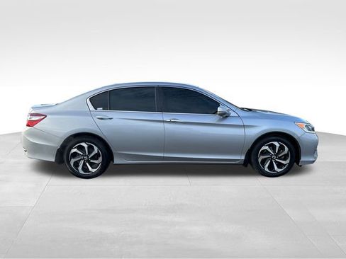 Used 2016 Honda Accord EX-L image 11