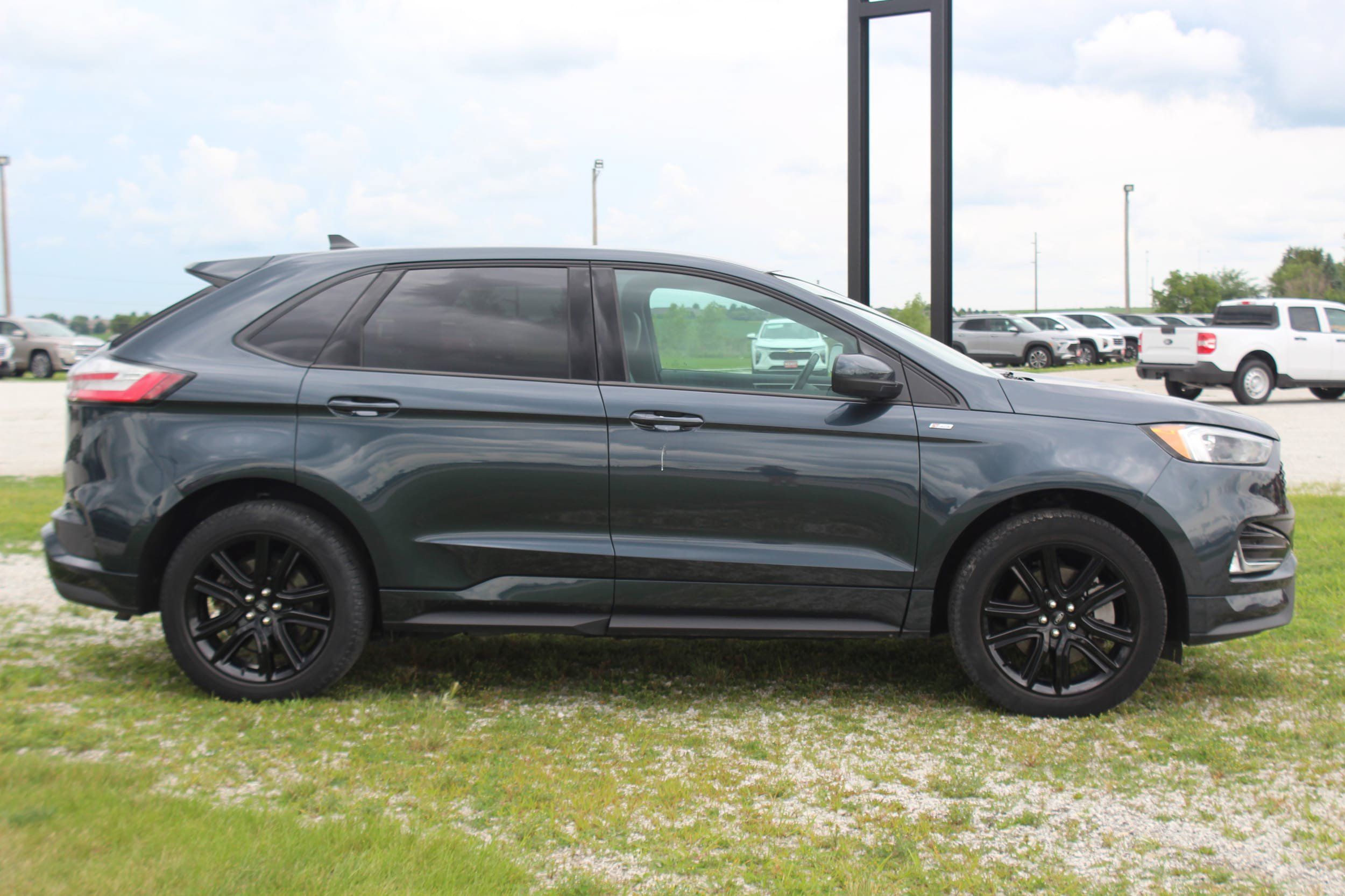 Used 2024 Ford Edge ST-Line AWD/4WD image 4