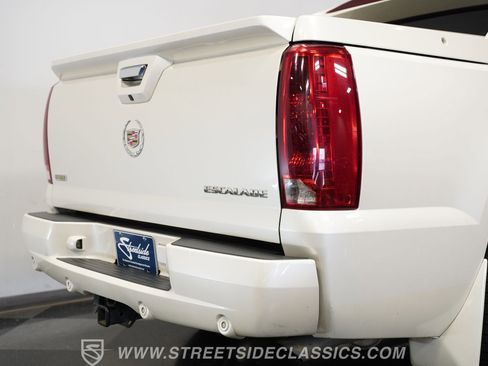 Used 2009 Cadillac Escalade EXT image 29